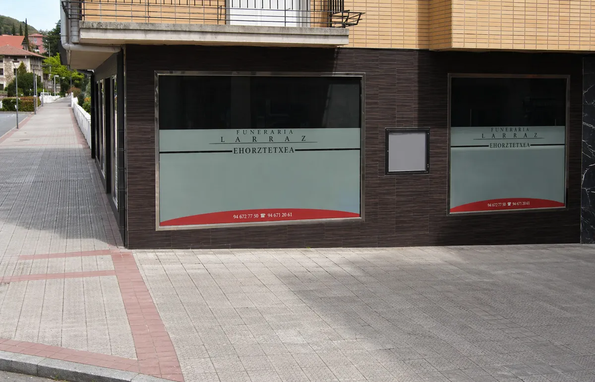 Fachada del Tanatorio Larraz de Arrigorriaga